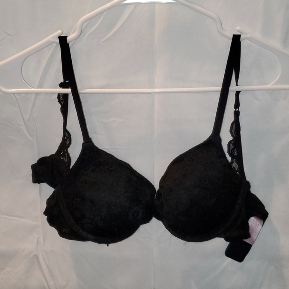 Bras - Picture 3 of 3